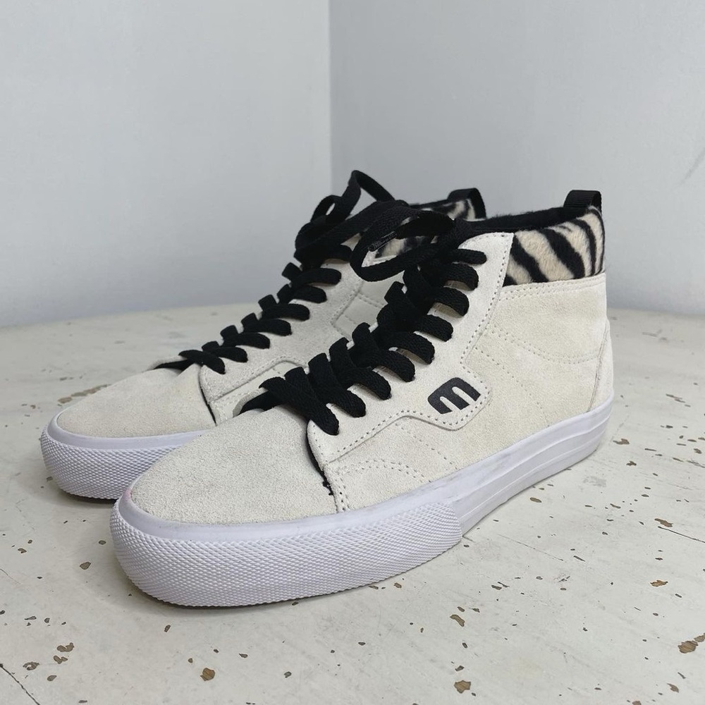 BRAND NEW - @etnies - SUEDE - sneakers